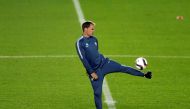 Inter Milan's coach Frank de Boer during the training session. REUTERS/David W Cerny
