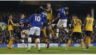 Everton's Ashley Williams scores their second goal. (Reuters / Phil Noble)