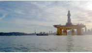 © Tim Exton / AFP (file photo) |This June 15, 2015 photo shows the Shell Oil 'Polar Pioneer' rig platform as it moved from Elliott Bay in Seattle, Washington on its way to Alaska.