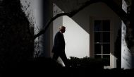 US President Donald Trump walks from Marine One to the White House February 24, 2017 in Washington, DC. / AFP / Brendan Smialowski