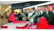 Malik Awan, the Group GM of Ezdan Mall, Ezdan Holding Group representatives, and other well-wishers join a cake cutting ceremony to celebrate Ezdan Mall Gharaffa’s fourth anniversary.