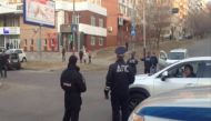 A still image from a video footage shows Interior Ministry officers block a street near a regional office of Russia's Federal Security Service (FSB), which was attacked by a gunman, in Khabarovsk, Russia, April 21, 2017. REUTERS/Reuters TV
