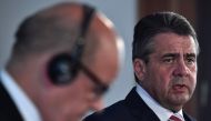 German Vice Chancellor and Foreign Minister Sigmar Gabriel (R) and new French Foreign Affairs Minister Jean-Yves Le Drian attend a press conference on May 22, 2017 at the foreign ministry in Berlin. AFP / John Macdougall