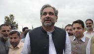 Pakistan's former petroleum minister and prime minister-designate Shahid Khaqan Abbasi arrives at the Parliament House to casts his vote during the election for interim prime minister in Islamabad on August 1, 2017. (AFP / AAMIR QURESHI)
