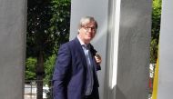 BBC foreign correspondent Jonathan Head arrives at court to fight defamation charges brought against him by a Thai lawyer in Phuket on August 23, 2017. /AFP.