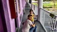 A still of the actors Willem Dafoe and Brooklynn Prince from the movie The Florida Project. 