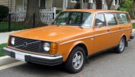 1975 Volvo 245 DL photographed in Washington DC (Wikimedia Commons)