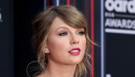 FILE PHOTO: Singer Taylor Swift arrives at the 2018 Billboard Music Awards in Las Vegas, Nevada, U.S., May 20, 2018. REUTERS/Steve Marcus/File Photo