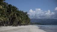 This general shot shows a beach on the Philippine island of Boracay on October 25, 2018. / AFP / NOEL CELIS 