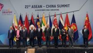 (L to R) Malaysia's Prime Minister Mahathir Mohamad, Myanmar State Counsellor Aung San Suu Kyi, Philippine President Rodrigo Duterte, Vietnam's Prime Minister Nguyen Xuan Phuc, Chinese Premier Li Keqiang, Singapore's Prime Minister Lee Hsien Loong, Thai P