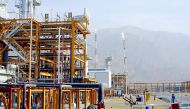 FILE PHOTO: Phases 2 and 3 of the South Pars gas field in the southern port of Assaluyeh during their inauguration by Iranian President Mohammad Khatami. / AFP / Atta KENARE
