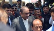 Former Pakistani President and the co-chairperson of Pakistan People's Party (PPP) Asif Ali Zardari (2L) arrives for his bail appeal at Islamabad High Court on June 10, 2019. AFP / FAROOQ NAEEM
