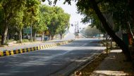 A view of deserted road is seen during a one-day Janata (civil) curfew imposed as a preventive measure against the COVID-19 coronavirus, in New Delhi on March 22, 2020. / AFP / Sajjad HUSSAIN