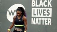 LEXINGTON, KENTUCKY - AUGUST 11: Serena Williams prepares to serve during her match against Bernarda Pera during Top Seed Open - Day 2 at the Top Seed Tennis Club on August 11, 2020 in Lexington, Kentucky. Dylan Buell/Getty Images/AFP
