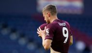 Leicester City's Jamie Vardy prepares to take his second penalty kick Pool via REUTERS/Tim Keeton