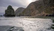 This handout picture released by Greenpeace on October 5, 2020 shows the water area near the Khalaktyr beach on the Kamchatka peninsula./ AFP / GREENPEACE / Handout / 
