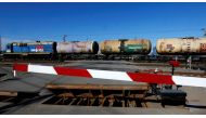 FILE PHOTO: An oil tank train carries oil at the Ust-Luga oil products terminal in the settlement of Ust-luga April 9, 2014.  REUTERS/Alexander Demianchuk
