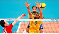 Tokyo 2020 Olympics - Volleyball - Men's Quarterfinal - Japan v Brazil - Ariake Arena, Tokyo, Japan - August 3, 2021. Ran Takahashi of Japan in action with Wallace of Brazil. REUTERS/Carlos Garcia Rawlins

