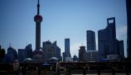 People visit the bund as the city prepares to end the lockdown placed to curb the coronavirus disease (COVID-19) outbreak in Shanghai, China May 31, 2022. REUTERS/Aly Song