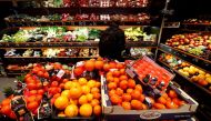 Full shelves with fruits are pictured in a supermarket during the spread of the coronavirus disease (COVID-19) in Berlin, Germany, March 17, 2020. REUTERS/Fabrizio Bensch

