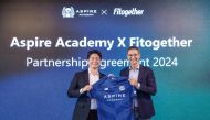 Director General of Aspire Academy Ivan Bravo (right) and CEO of Fitogether Jinsung Yoon pose for a photo.  