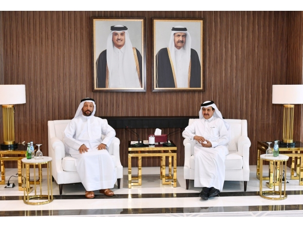 QC Chairman, Sheikh Khalifa bin Jassim bin Mohammed Al Thani and Vice President of the Federation of UAE Chambers, Abdullah bin Sultan Al Owais during the meeting.