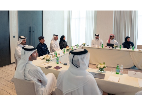 Director of the Government Communications Office and Chairman of the Permanent Web Summit Qatar Organizing Committee Sheikh Jassim bin Mansour bin Jabor Al-Thani and other participants during the meeting.