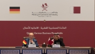Prime Minister and Minister of Foreign Affairs H E Sheikh Mohammed bin Abdulrahman bin Jassim Al-Thani and Chancellor of the Federal Republic of Germany H E Friedrich Merz co-chairing the meeting of Qatari-German Business Roundtable, in Doha yesterday.
