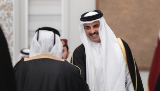 Amir hosts Iftar banquet for members of ruling family, dignitaries