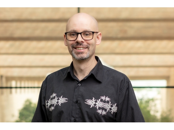 Associate teaching professor of chemistry at CMU-Q and faculty director of the EcoCampus committee, Dr. Simon Faulkner