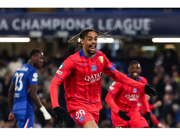 Paris Saint-Germain's French forward #29 Bradley Barcola celebrates after scoring his team second goal during the UEFA Champions League round of 16 second leg football match between Chelsea FC and Paris Saint-Germain (PSG) at Stamford Bridge, west London on March 17, 2026. (Photo by FRANCK FIFE / AFP)