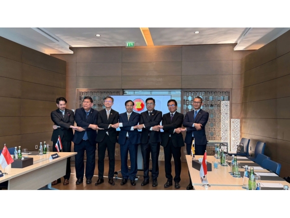 Ambassador of Vietnam to Qatar H E Nguyen Huy Hiep with Ambassadors of Asean member states to Qatar during the 74th meeting of the Asean Committee in Doha.