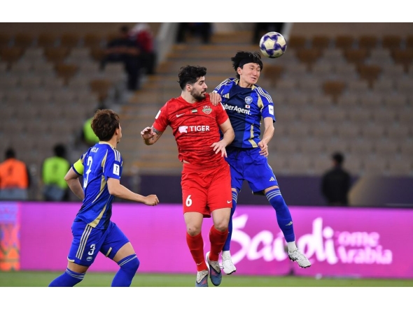 Action during the semi-final between Machida Zelvia and  Shabab Al Ahli in Jeddah yesterday. PIC: AFC
