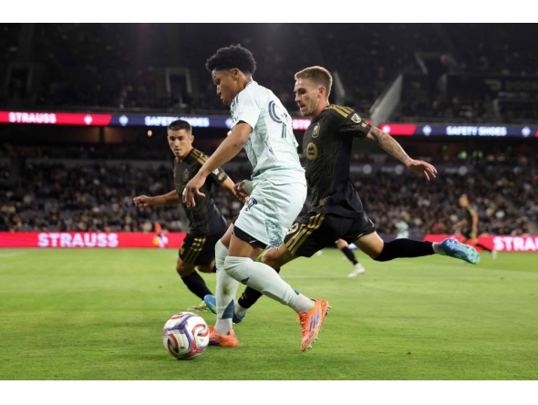 LOS-ANGELES-FOOTBALL-CLUB-V-COLORADO-RAPIDS

 (Photo by RONALD MARTINEZ / GETTY IMAGES NORTH AMERICA / Getty Images via AFP)