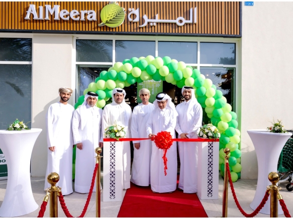almeera officials during opening of a new store at Al Mouj Muscat.