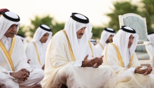 Amir performs Eid Al-Adha prayers