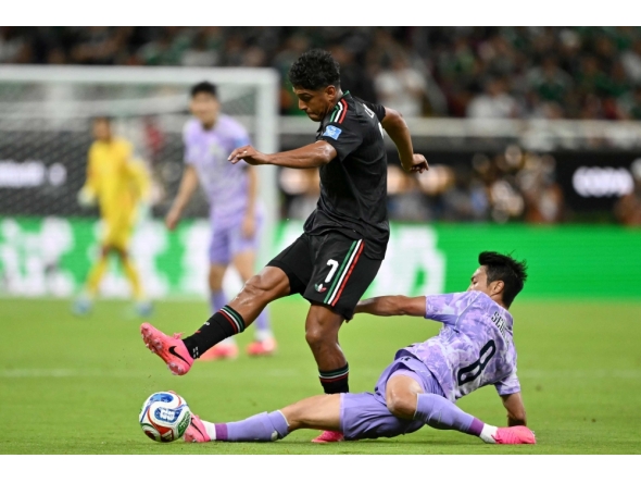 Mexico's midfielder #06 Erik Lira celebrates after winning the 2026 World Cup Group A football match between Mexico and Republic of Korea at the Guadalajara Stadium in Zapopan on June 18, 2026. (Photo by Ulises RUIZ / AFP)