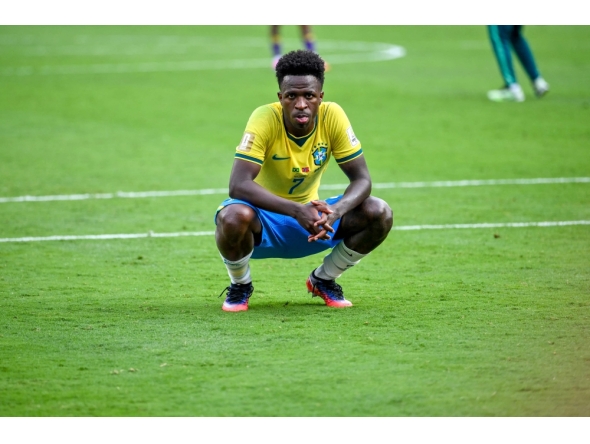 (FILES) Brazil's forward #07 Vinicius Junior reacts after the 2026 World Cup round of 16 football match between Brazil and Norway at the New York/New Jersey Stadium in East Rutherford on July 5, 2026. (Photo by ANGELA WEISS / AFP)