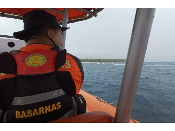 File photo for representation. This handout photo released by the National Search and Rescue Agency (BASARNAS) on August 14, 2023 shows personnel searching for seven people off Indonesia's Sumatra island. (Photo by Handout / National Search and Rescue Agency / AFP)