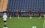 AS Roma's Italian head coach Gian Piero Gasperini (L) looks on during a training session on the eve of the UEFA Champions League first round day 1 football match between Fenerbahce SK and AS Roma, at the Fenerbahce Chobani stadium in Istanbul on September 9, 2026. (Photo by Ozan KOSE / AFP)