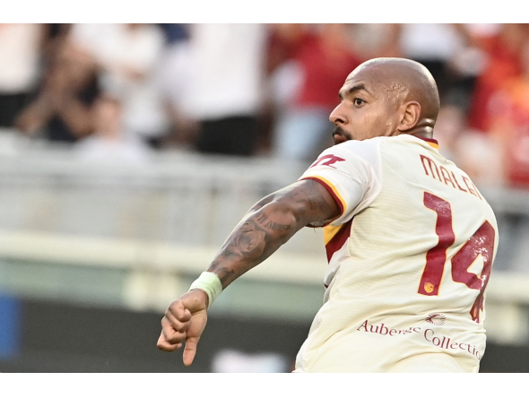 Roma's Dutch forward #14 Donyell Malen celebrates scoring Roma's first goal during the Italian Serie A football match between Torino FC and Roma at the Olympic Stadium Grande Torino in Turin, northern Italy on September 14, 2026. (Photo by Isabella BONOTTO / AFP)