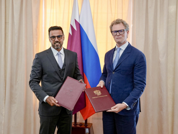 President of GTA Khalifa bin Jassim Al Jaham Al-Kuwari with Commissioner of Federal Tax Service Daniil Egorov.