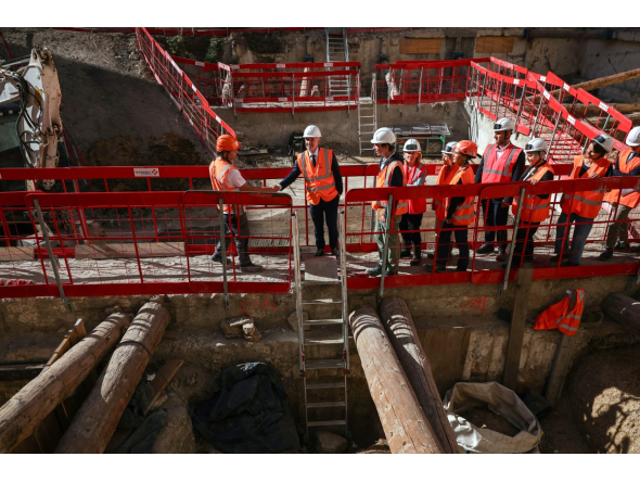 Paris Mayor Emmanuel Gregoire (2nd L) and France's Culture Minister Catherine Pegard (4th L) visit an archaeological site following the discovery of a Gallo-Roman era wall of Lutetia under the Hotel-Dieu hospital on the Ile de la Cite in central Paris, on September 22, 2026. (Photo by SIMON WOHLFAHRT / AFP)
