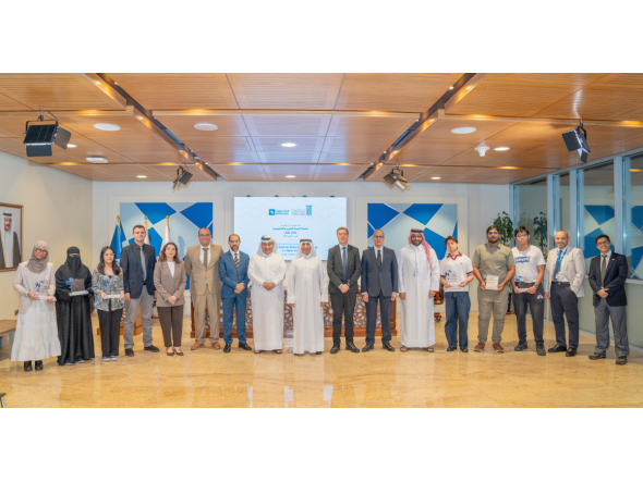 UDST President Dr. Salem Al-Naemi along with Qatar Cool and the university officials during the signing of the agreement.