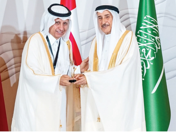 Deputy Prime Minister of the Kingdom of Bahrain H E  Sheikh Khalid bin Abdullah Al Khalifa presenting the award to Chairman of the Board of Directors of QCS Sheikh Dr. Khalid bin Jabor Al Thani. 