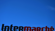 (Files) This photograph taken in Agde on October 9, 2026 shows the logo of French supermarket Intermarche on the facade of a store. (Photo by Gabriel Bouys / AFP)