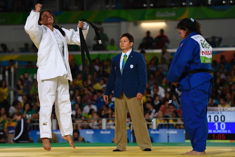 US C. Garcia celebrates after defeating Brazilian D.De Almeida during the women Judo final at the Paralympic in Rio de Janeiro on September 10. AFP / CHRISTOPHE SIMON 