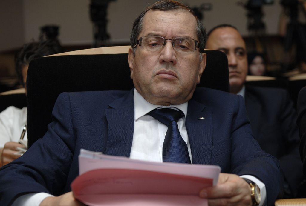Algerian Energy Minister Noureddine Boutarfa gives a news conference on September 25, 2016, in the capital Algiers on the eve of the three-day International Energy Forum and an informal meeting of OPEC ministers. / AFP / Ryad Kramdi