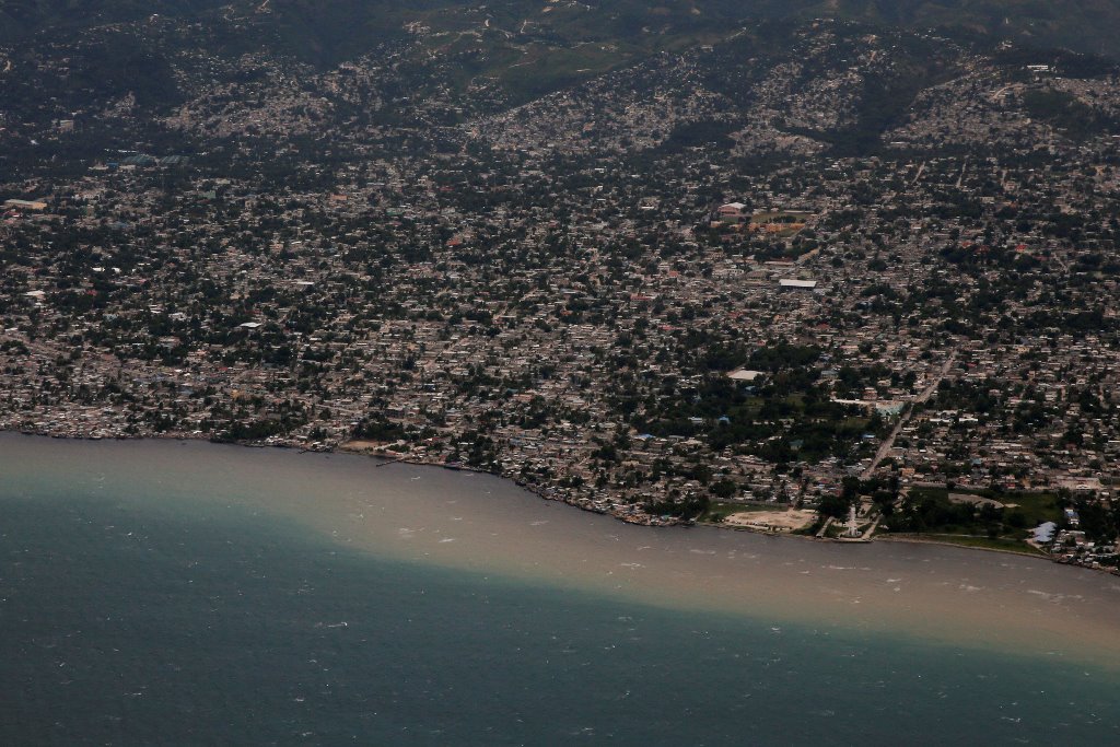 An aerial view as Hurricane Matthew approaches in Port-au-Prince, Haiti, October 2, 2016. (Carlos Garcia Rawlins/Reuters)