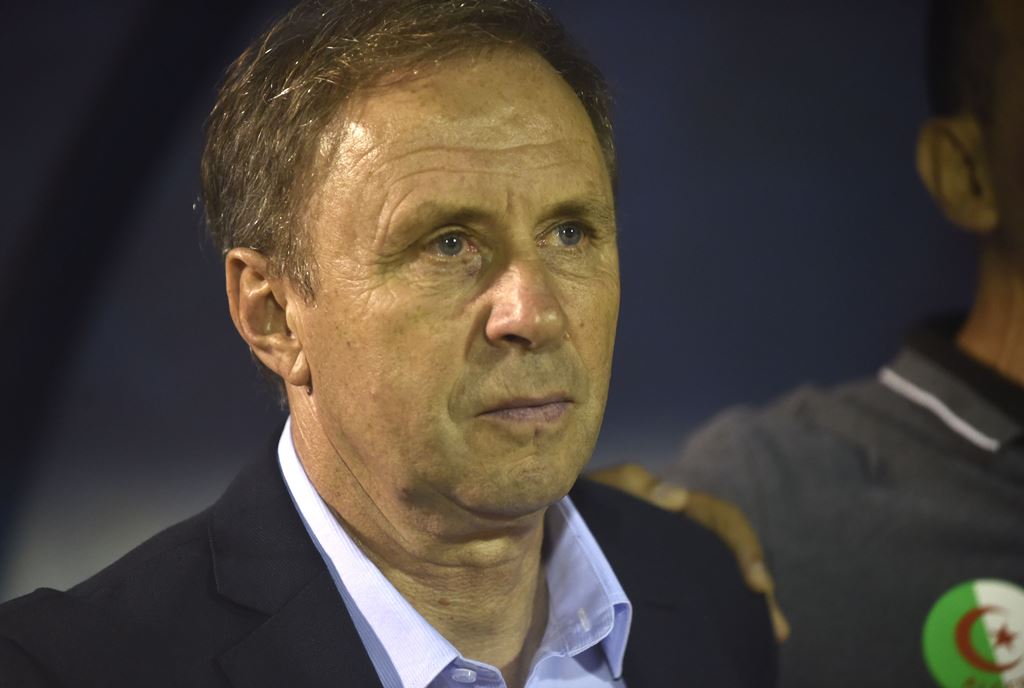 Algeria's national football team head coach Milovan Rajevac looks on during the Fifa World Cup 2018 Africa qualifying football match between Algeria and Cameroon at the Mustapha Tchaker Stadium in Blida on October 9, 2016. / AFP / Ryad Kramdi